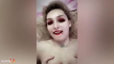 Ivan Helsing nyuaj fucks vampire tau ntxim hlub thiab los ntawm nws lub nroog Yeiuxalees